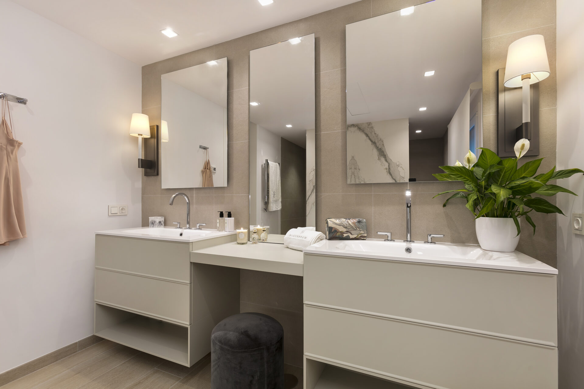 Modern Andalusian Villa En-Suite Bathroom