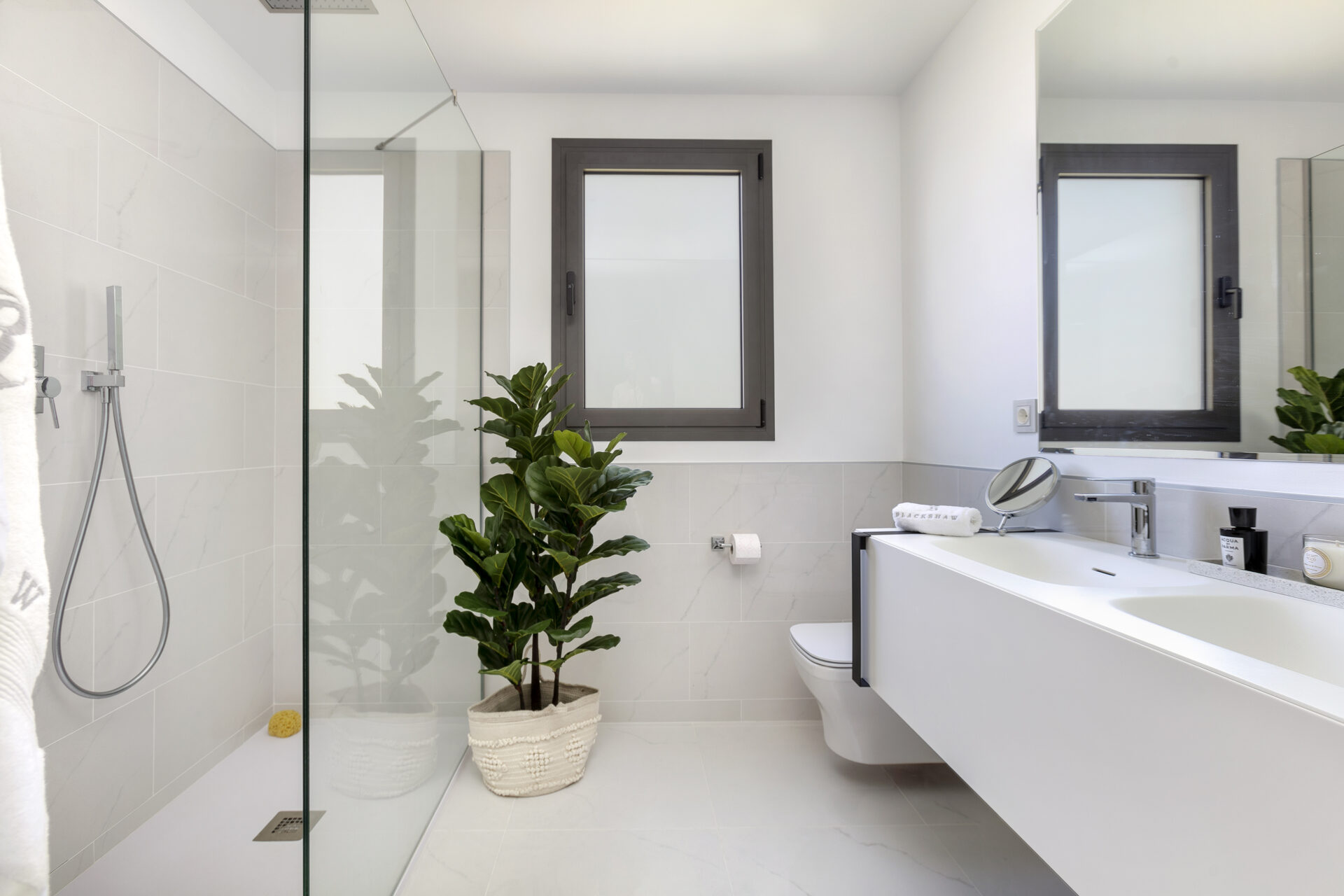 Luxury Penthouse Apartment En-Suite Bathroom
