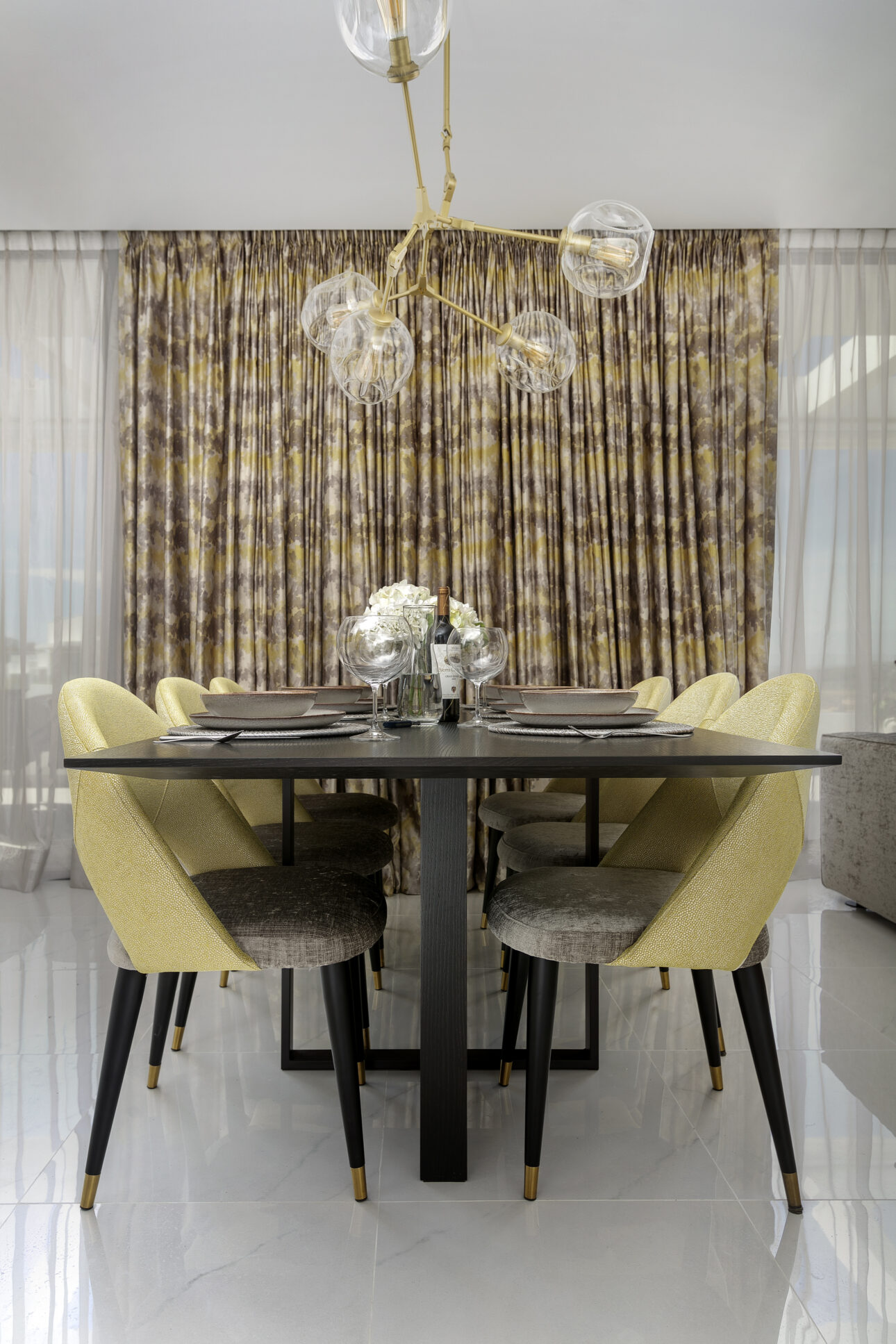 Luxury Penthouse Apartment Dining Area Table