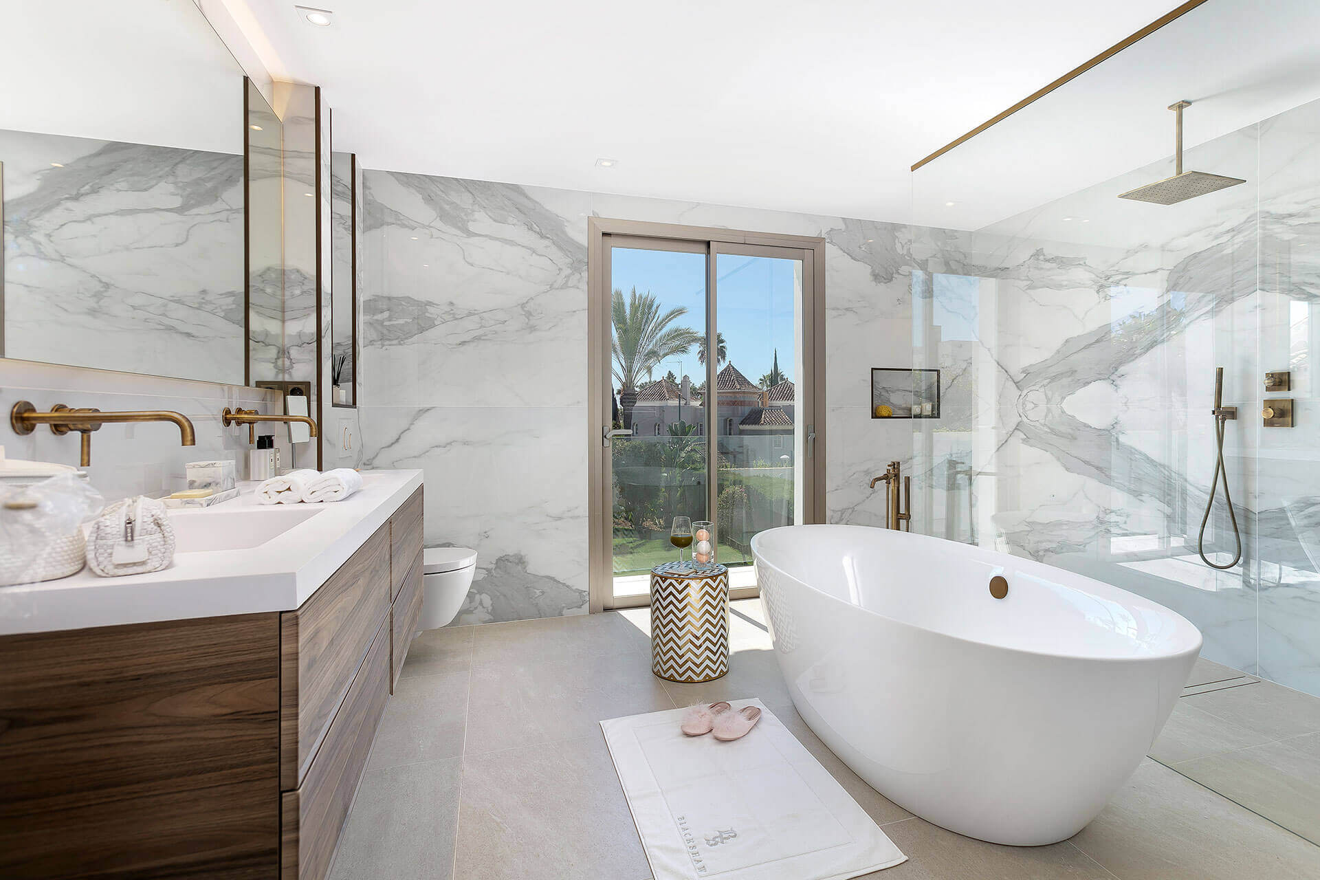 Luxurious_Mediterranean_Villa_bathroom