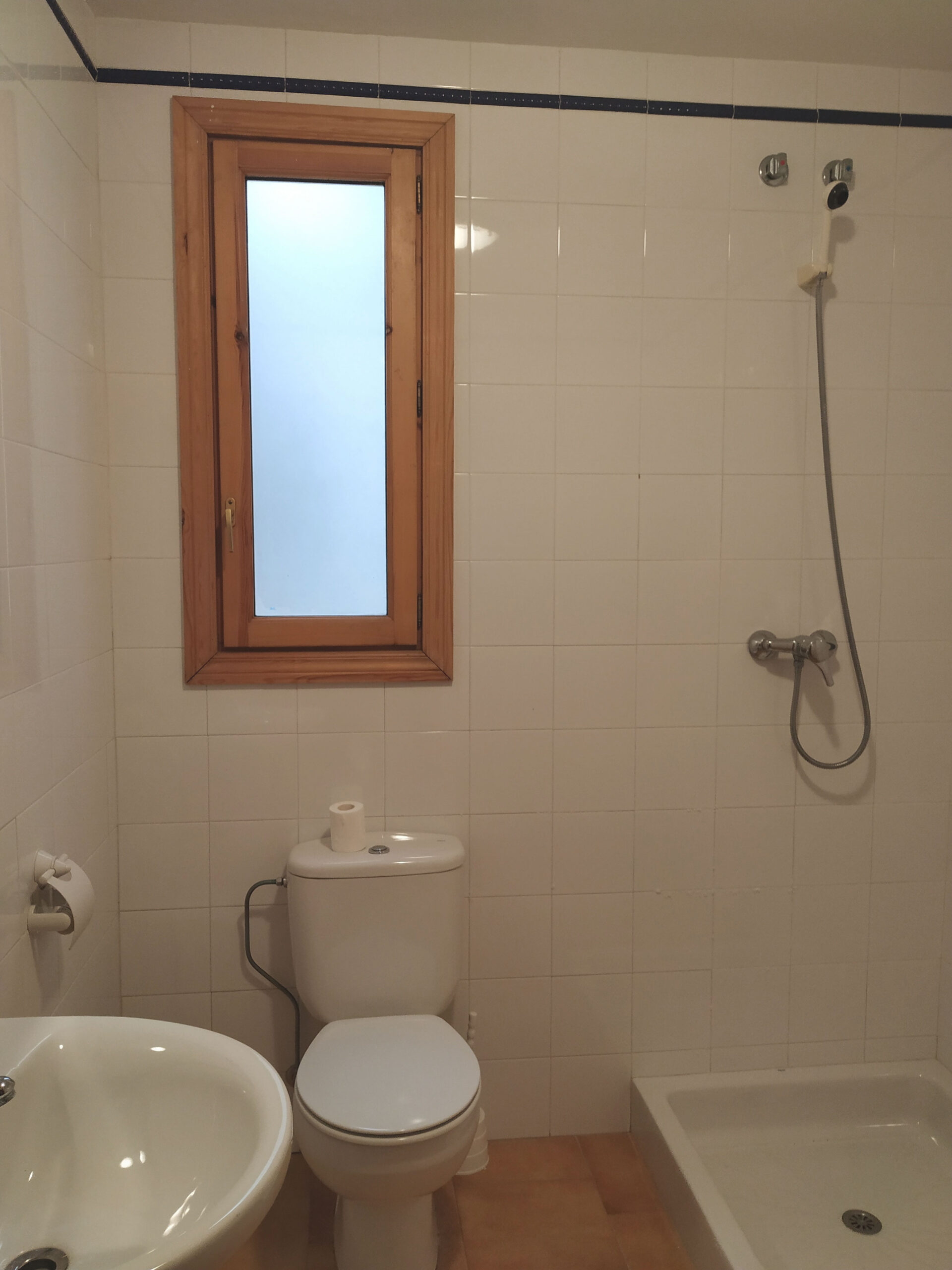 before_villa_tranformation_bathroom